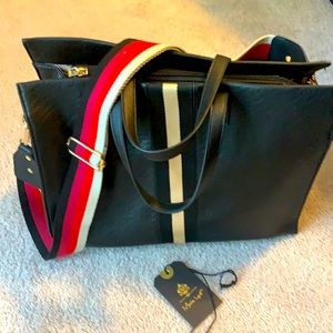 Moda Luxe carry all with strap & organizer